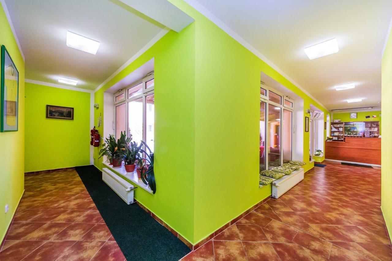 Hotel & Motorest V Udoli Zlateho Potoka Blsany Exterior foto